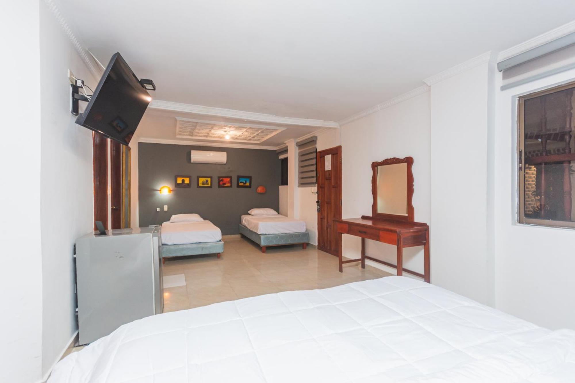 Hotel Baluarte Coast Cartagène Extérieur photo