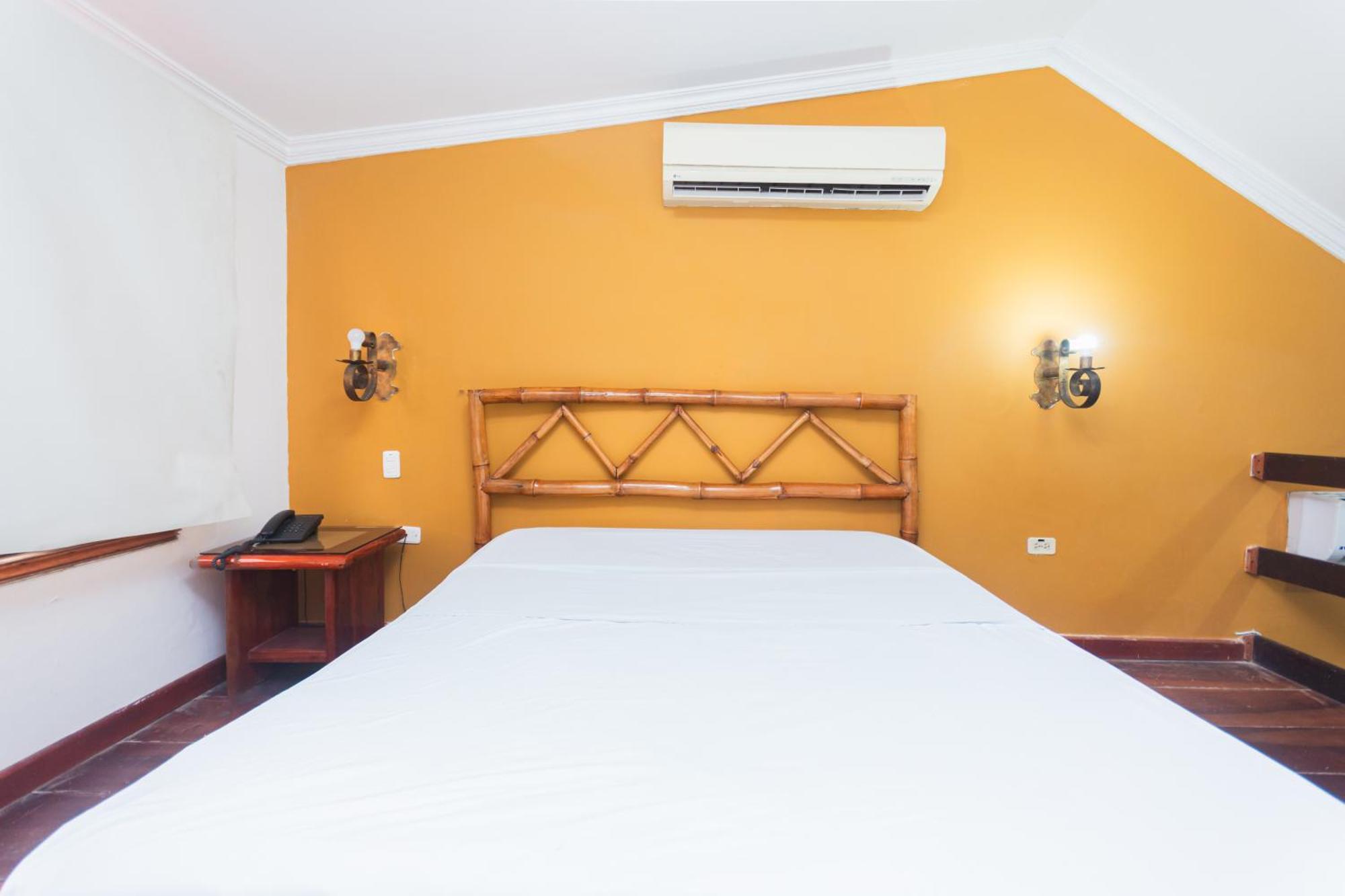 Hotel Baluarte Coast Cartagène Extérieur photo